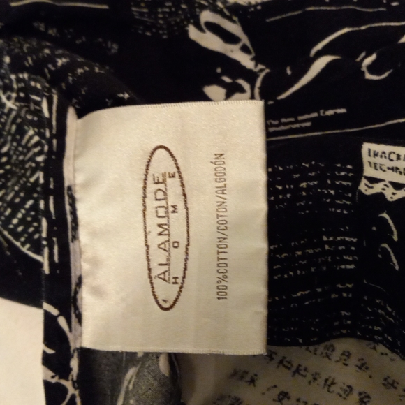 Alamode Home Newspaper Print Amsterdam Shanghi Berlin NY 1 Pillowcase - Picture 6 of 6